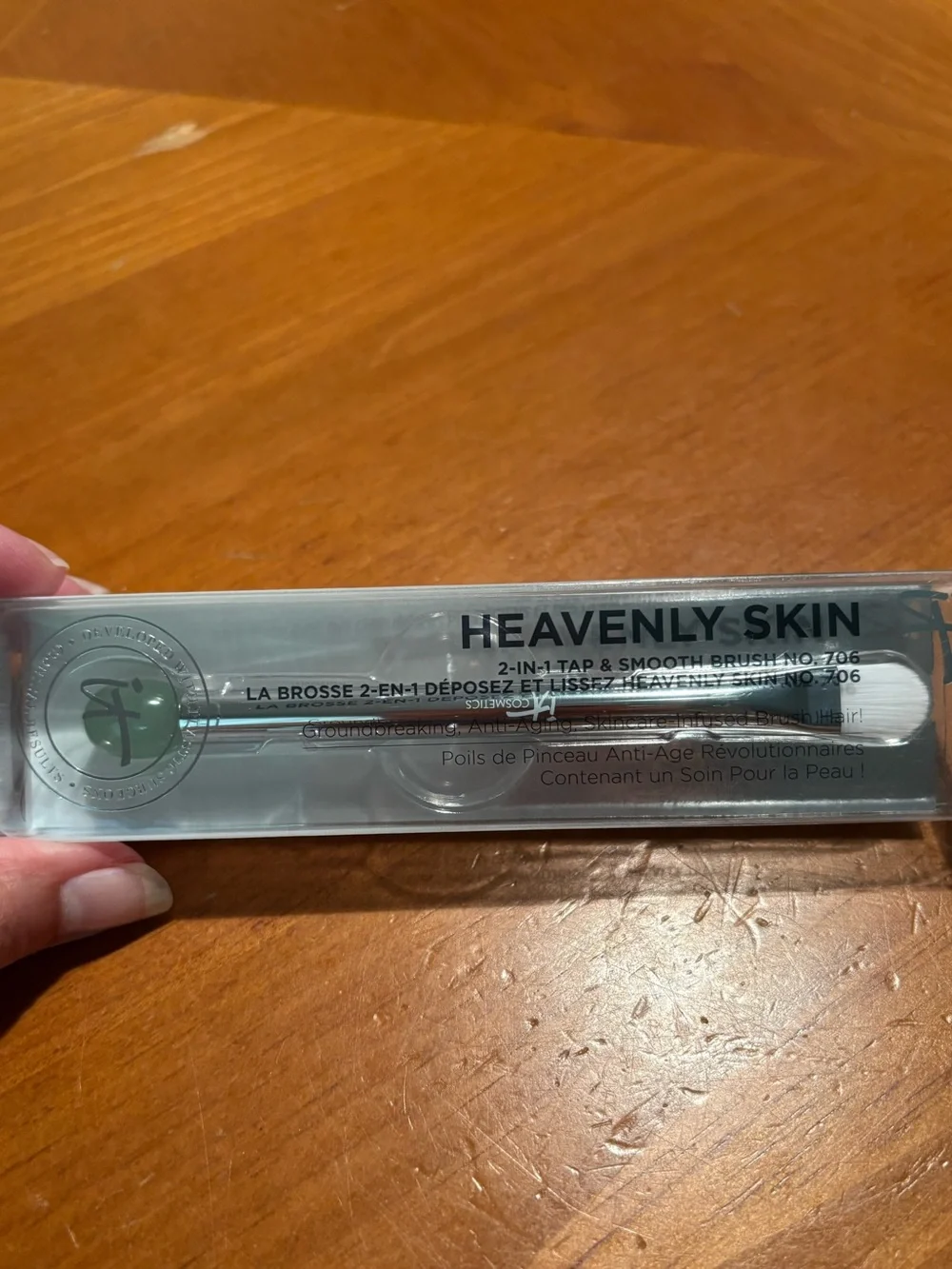 IT Cosmetics Heavenly Skin 2-in-1 Tap & Smooth Eye Cream Brush #706